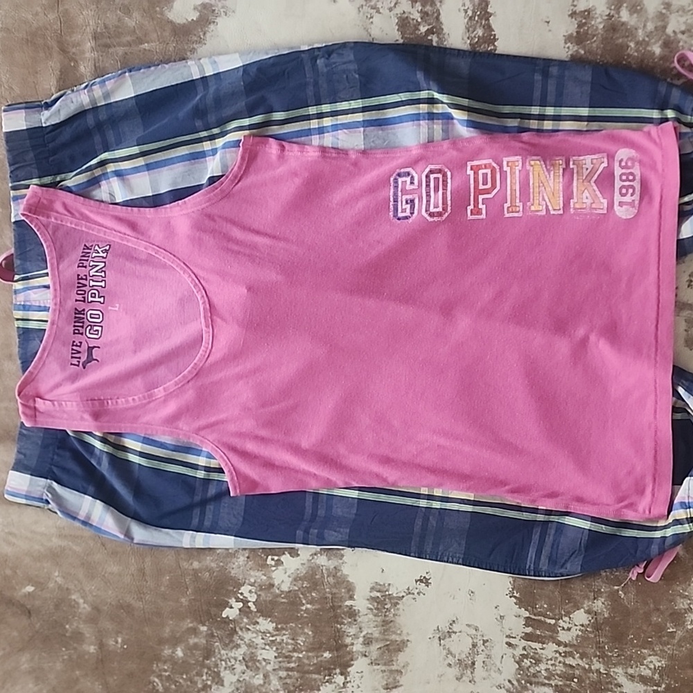 Pink VS Cropped Blue and Pink Pajama Pants. Free Tank. Size: M - Picture 11 of 11
